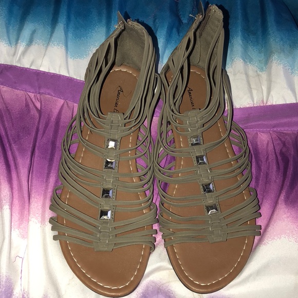 Army green and silver sandals - Picture 1 of 2